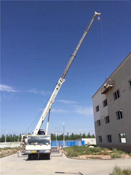 新北区“轻装强干”—— 吊车的 “轻量化臂架” 技术